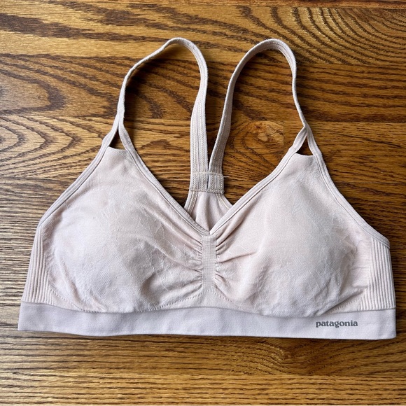 Patagonia comfortable sports bra. Nude/beige color. - Picture 2 of 4